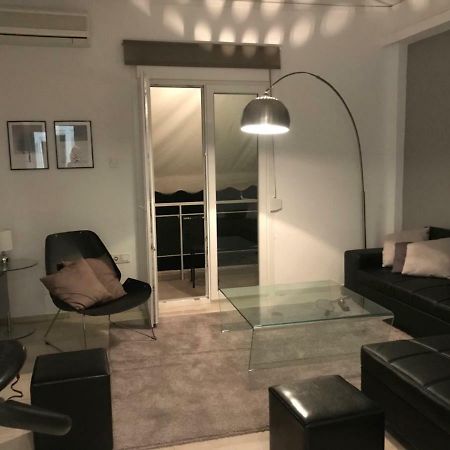 Renovated Minimal Apartment Next To Metro เอเธนส์ ภายนอก รูปภาพ