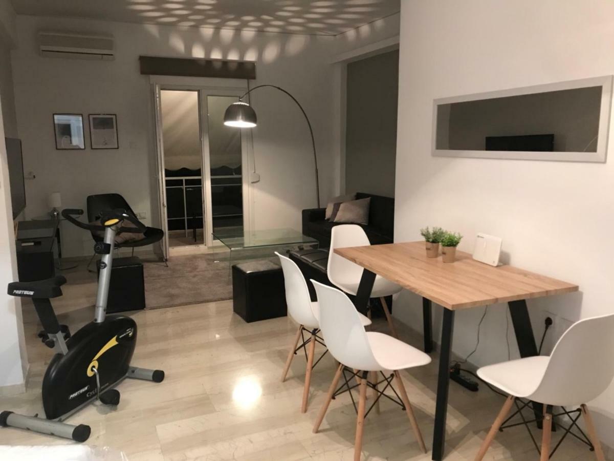 Renovated Minimal Apartment Next To Metro เอเธนส์ ภายนอก รูปภาพ