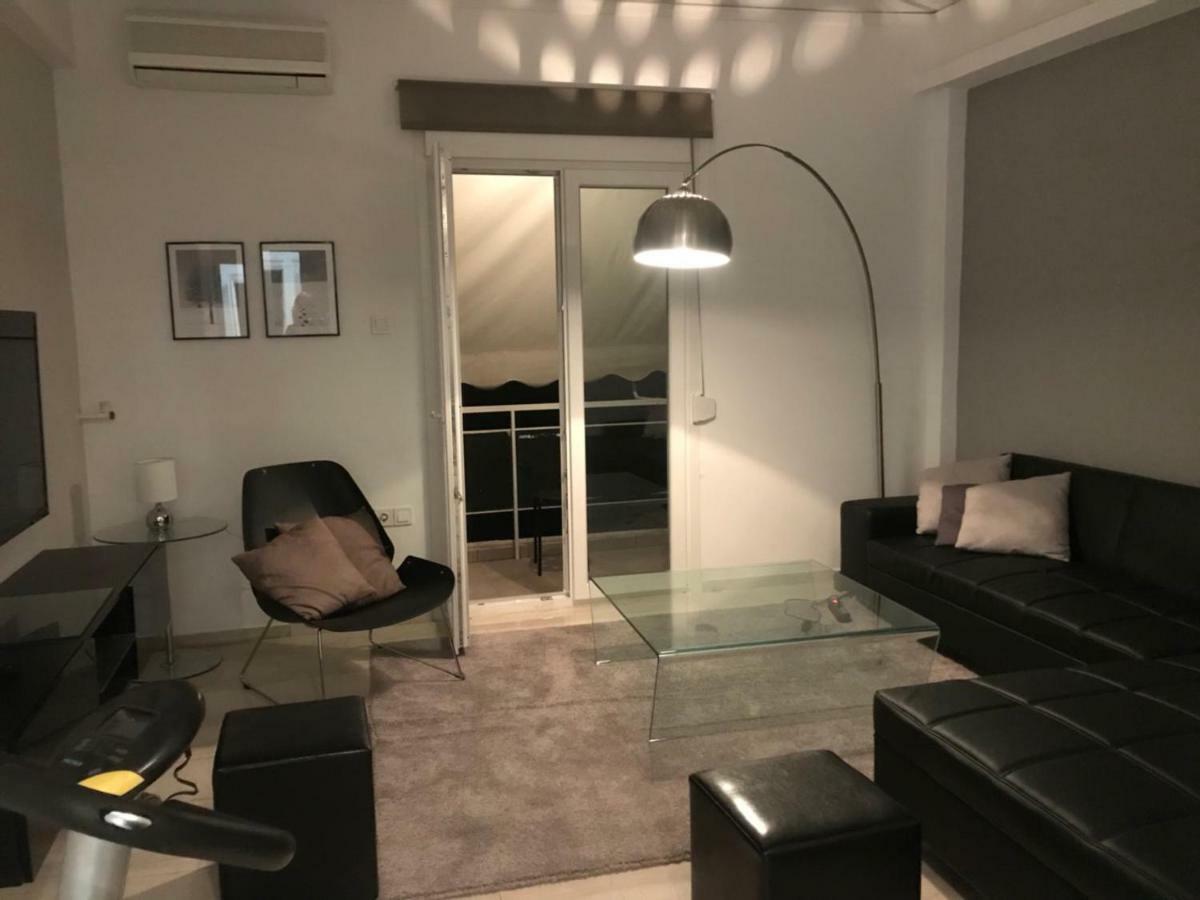 Renovated Minimal Apartment Next To Metro เอเธนส์ ภายนอก รูปภาพ