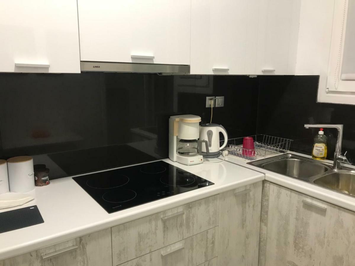 Renovated Minimal Apartment Next To Metro เอเธนส์ ภายนอก รูปภาพ