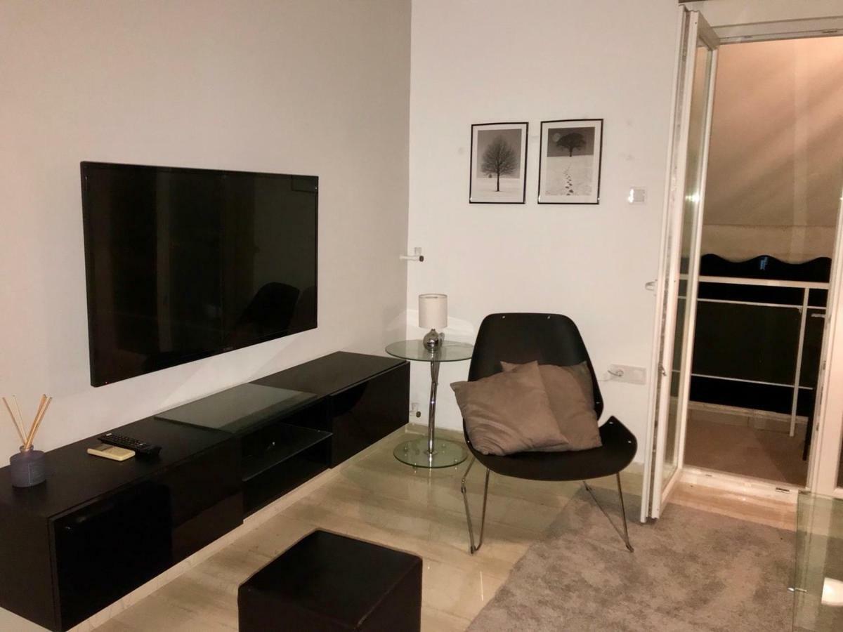 Renovated Minimal Apartment Next To Metro เอเธนส์ ภายนอก รูปภาพ