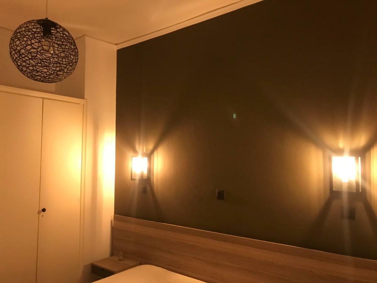 Renovated Minimal Apartment Next To Metro เอเธนส์ ภายนอก รูปภาพ