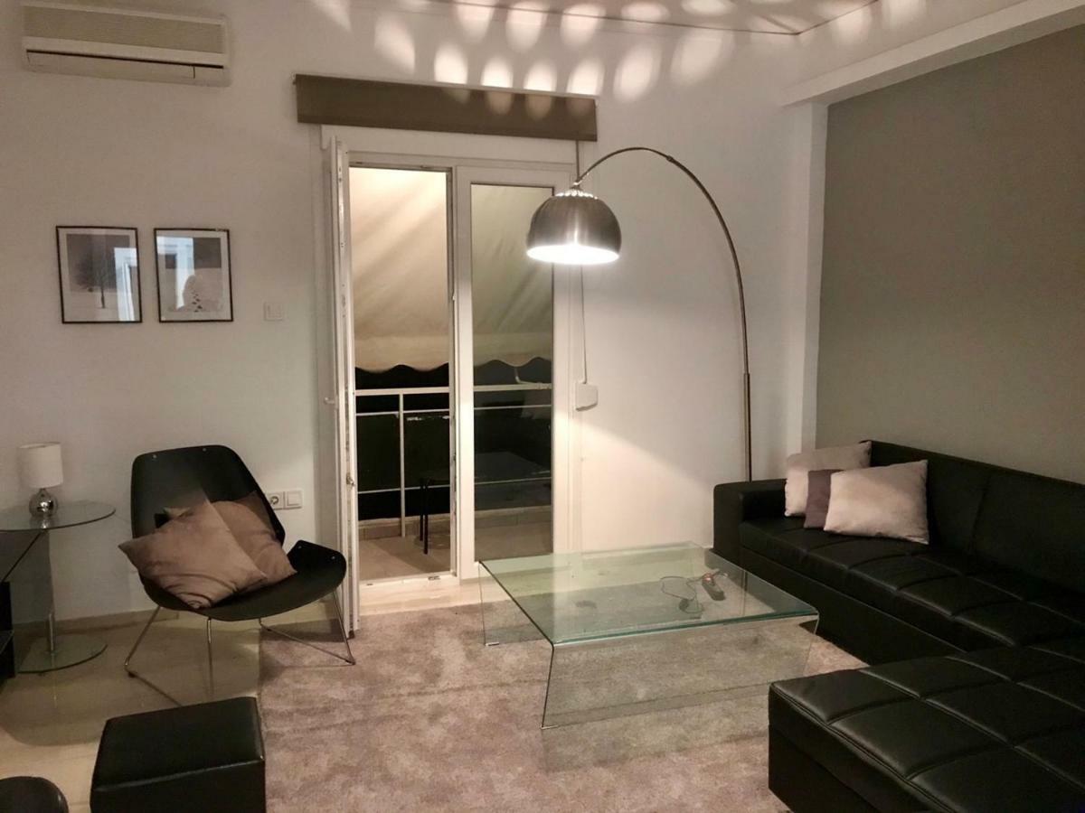Renovated Minimal Apartment Next To Metro เอเธนส์ ภายนอก รูปภาพ